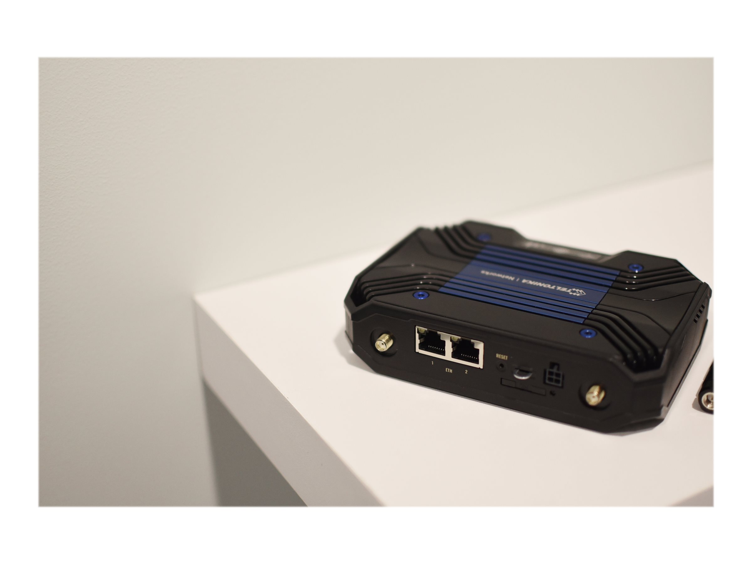TCR100 4779027312811 Teltonika TCR100 - Wireless Ro Etree Shop Deutschland online 2